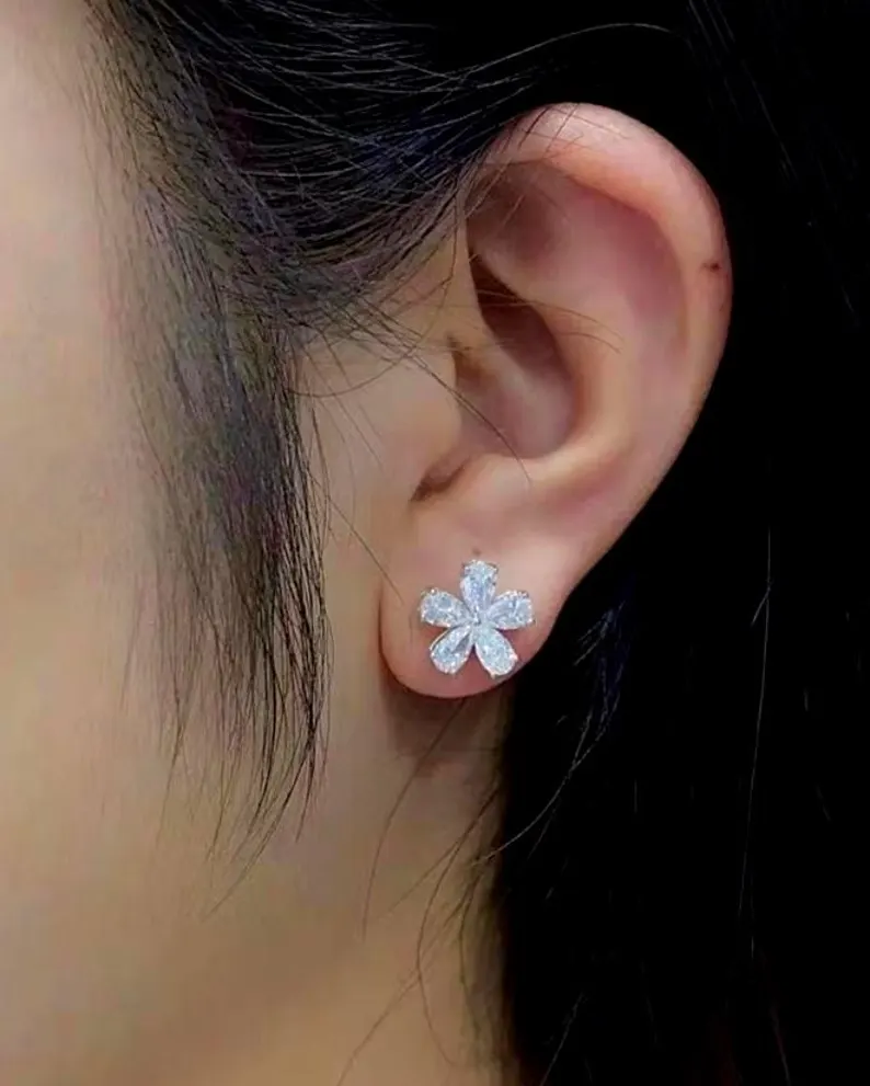 Diamond earrings collection